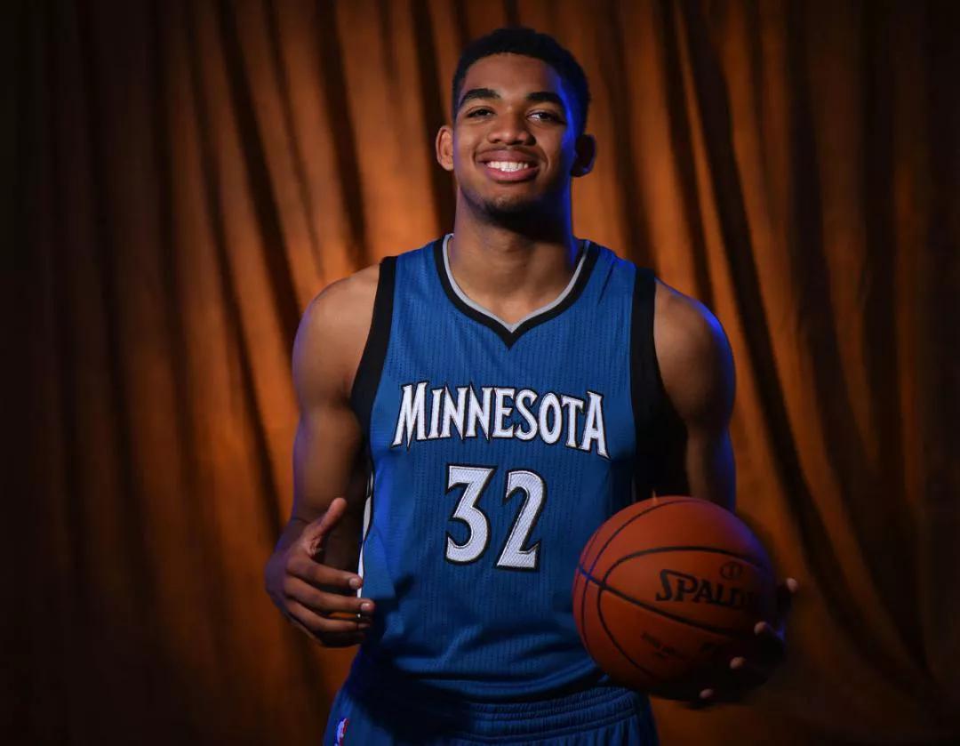 瞬息万变的 瞬息万变的