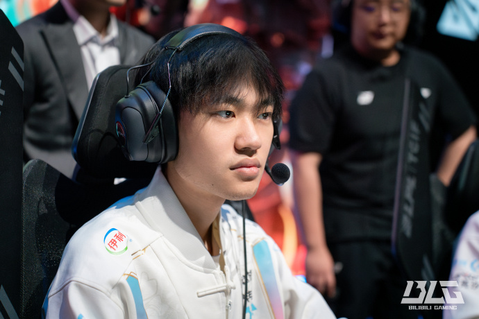 之间摇摆 之间摇摆